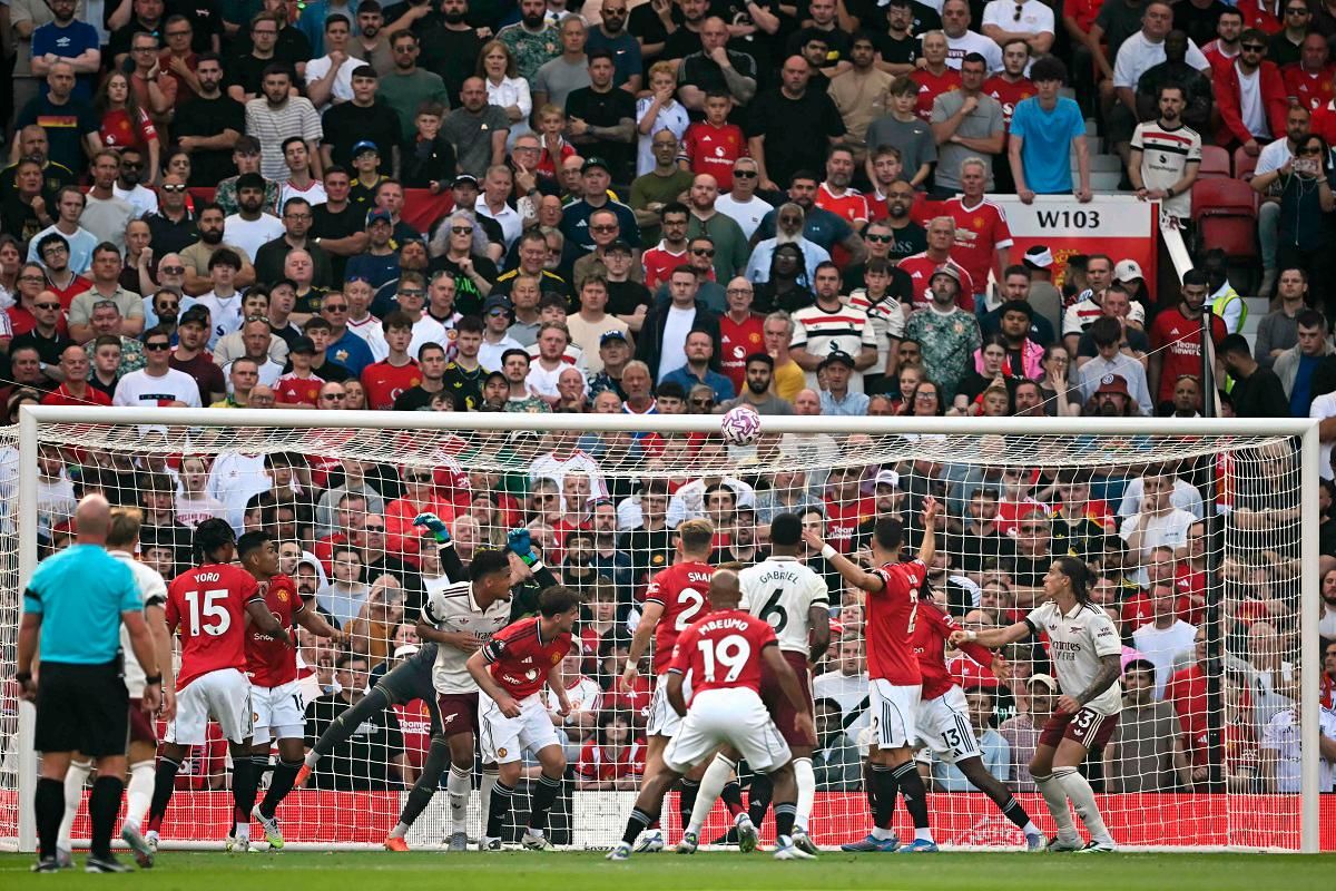 arsenal free kick strategy